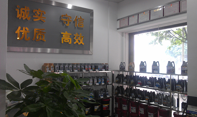 门市货架640.jpg 门市货架640.jpg